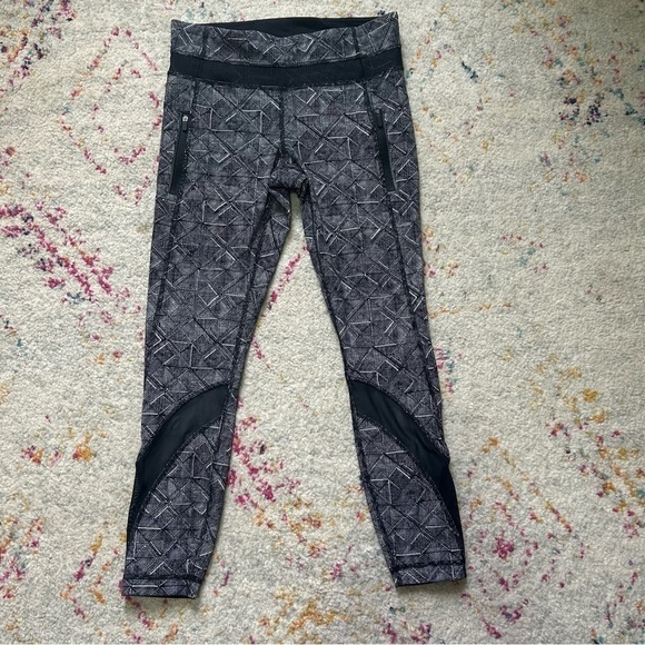 Lululemon Inspire Tight II in Formation Alpine White Black / Black sz 6 - Picture 4 of 6